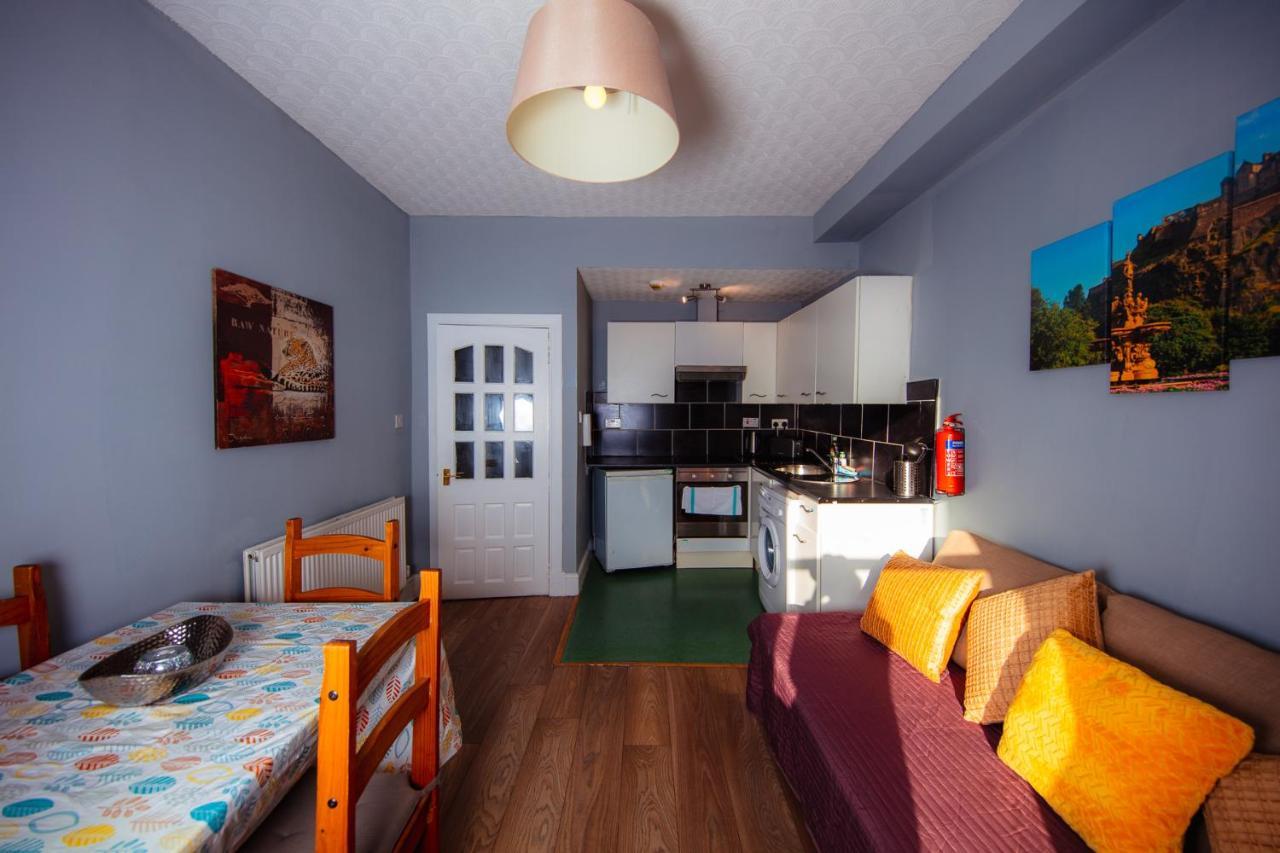 Old Town Central Apartments By The Meadows 에든버러 외부 사진