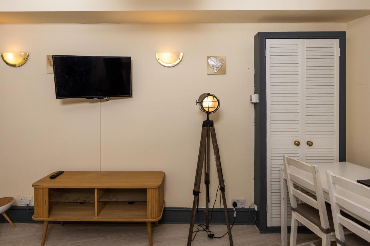 Old Town Central Apartments By The Meadows 에든버러 외부 사진